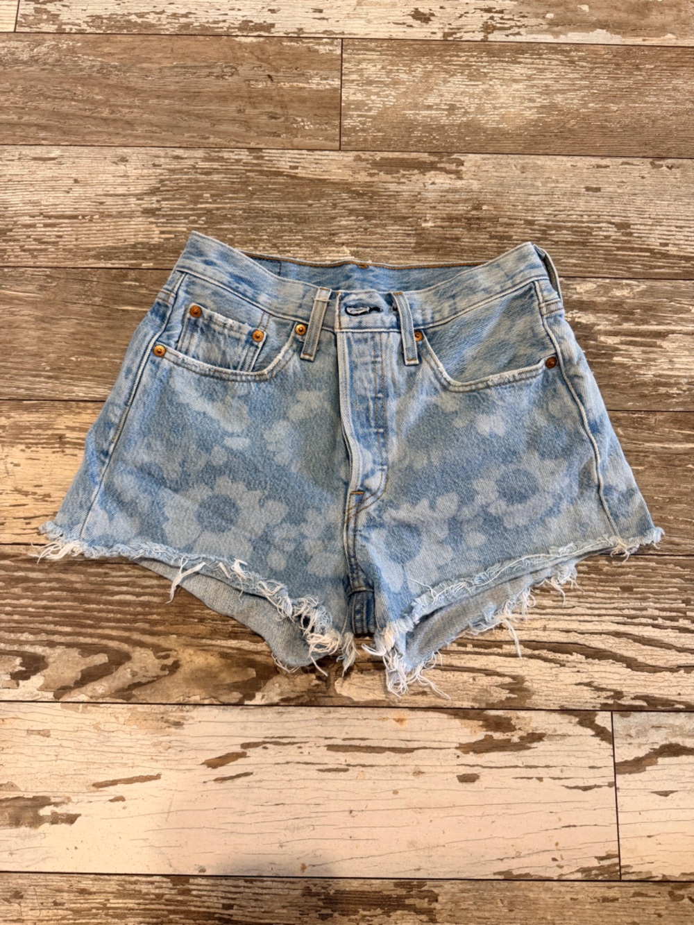 Levi's 501 Light Wash Floral Denim Shorts Size 25